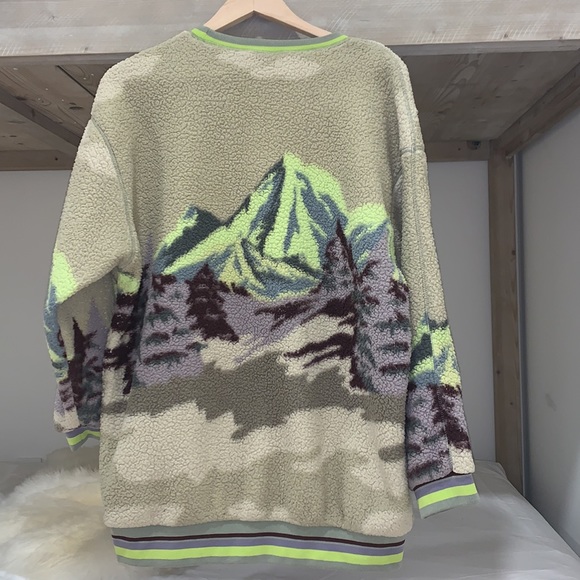 BNWOT “Out From Under” warm fleece sweatshirt ♥️s - Picture 4 of 4